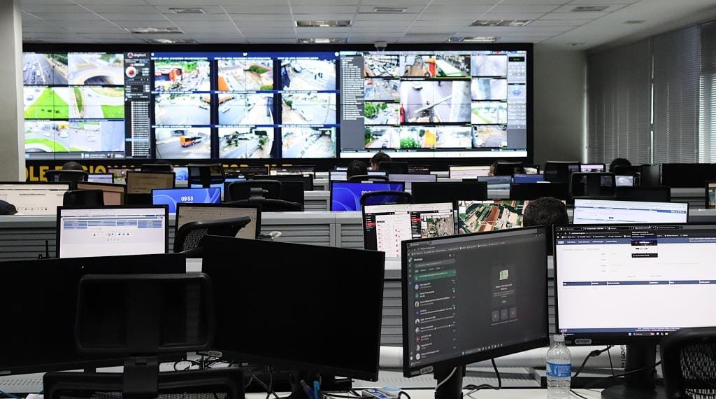 Foragido da Justiça por roubo qualificado é preso em shopping center de Cuiabá