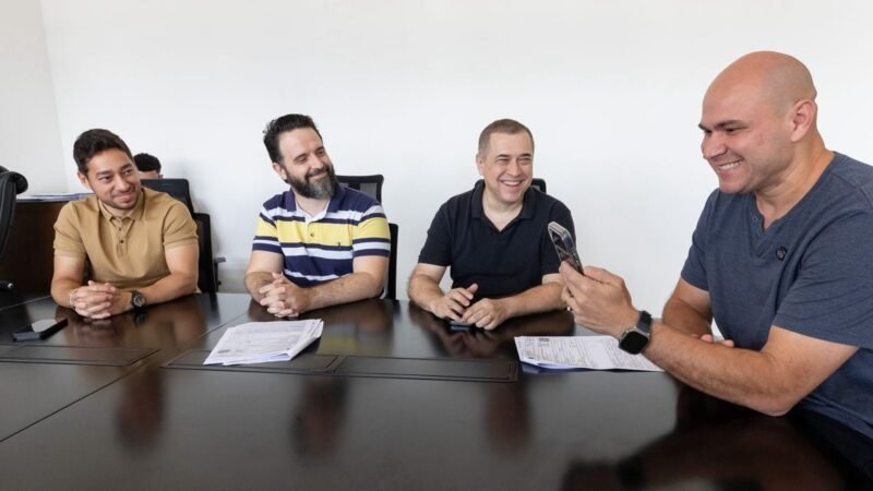 Prefeito liga para ganhadores da Nota Cuiabana e emociona contribuintes nos 307 anos de Cuiabá