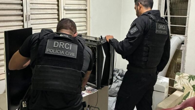 Operação prende dois em MT e ES por usar IA para invadir contas de empresas e de consumidores
