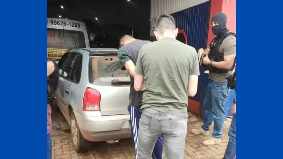 Foragido com mais de 30 anos em condenações é preso após apresentar RG falso