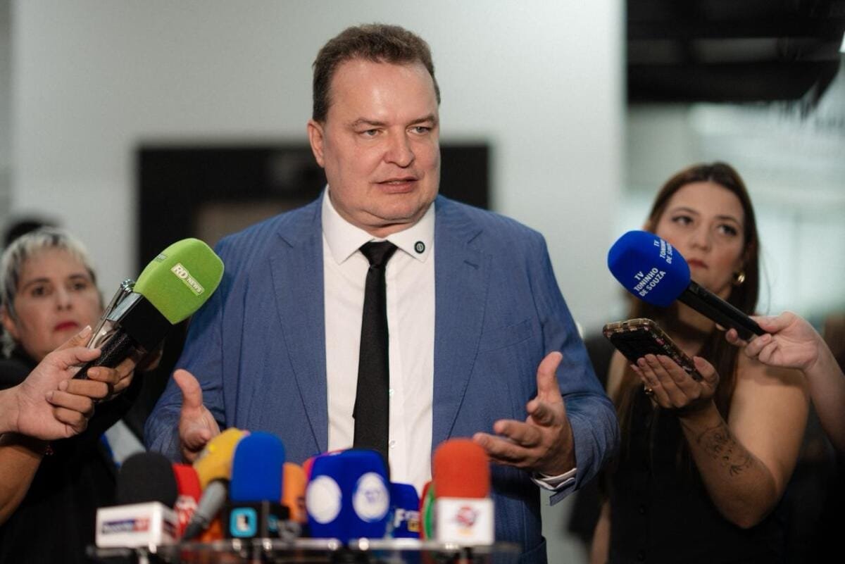 Max Russi defende direitos e piso salarial para 7 mil professores de creches