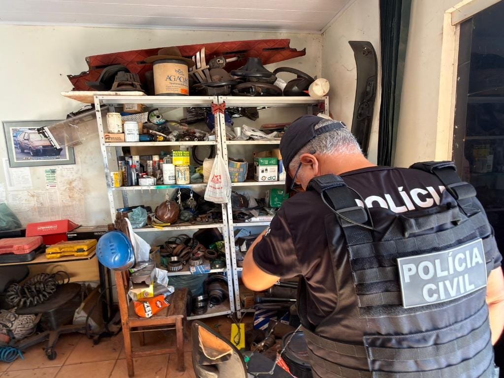 Operação da Polícia Civil mira esquema de adulteração e desmonte de veículos em MT