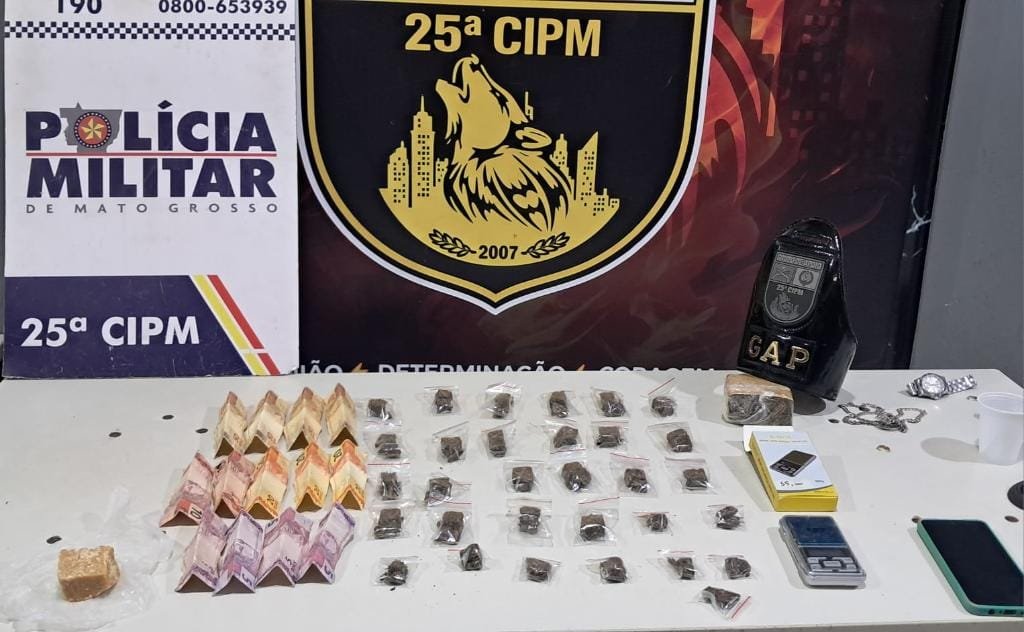 PM prende homem por tráfico de drogas e apreende 32 porções de maconha
