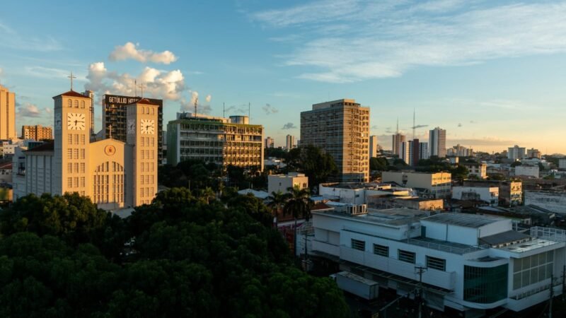 Prefeitura de Cuiabá paga servidores e injeta mais de R$ 142 milhões na economia