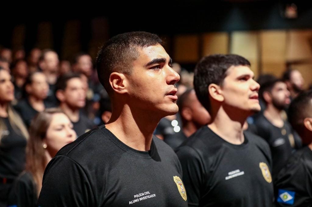 Em último ato, Mauro Mendes nomeia 235 aprovados no concurso da Polícia Civil em MT