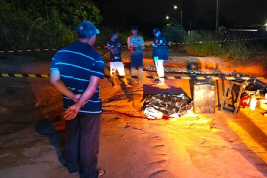 Entregador é executado com mais de 10 tiros e encontrado ao lado de moto em MT