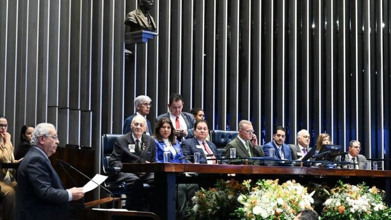 Em sessão de homenagem ao Lions, Jayme Campos destaca legado de Whady Lacerda