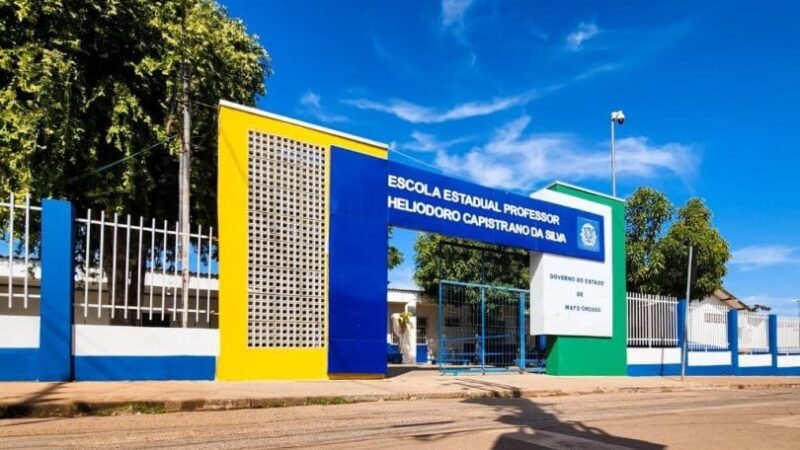 Professor é agredido por alunos dentro de sala de aula em escola cívico-militar em Cuiabá