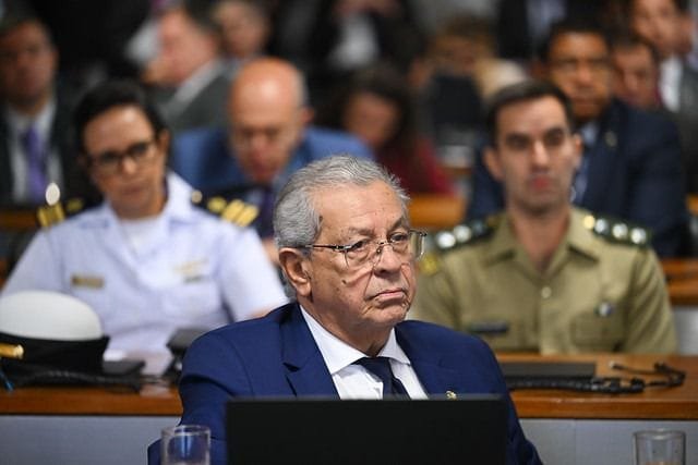 Jayme Campos participa de debate sobre PEC da aposentadoria compulsória