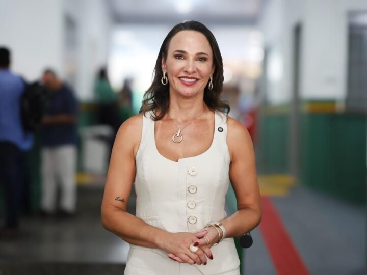 Enfermeira deixa Saúde de Várzea Grande e assume comando da pasta na capital