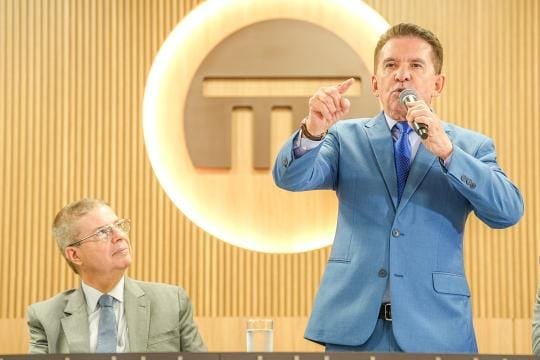 Presidente do TCE destaca qualificação contínua em abertura de MBA com ministro