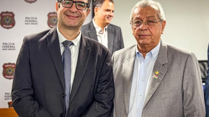 Jayme Campos recebe homenagem da Polícia Federal por apoio à instituição em MT