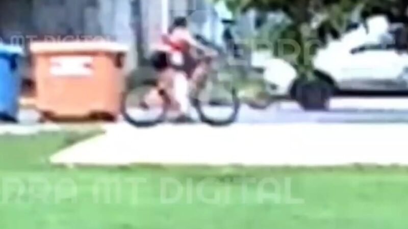 Vídeo flagra menino de 7 anos em bicicleta sendo atropelado por carro em alta velocidade