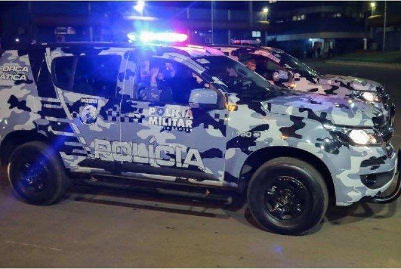 Criminoso reage a abordagem,  aponta arma para policiais da  Força Tática e acaba morto