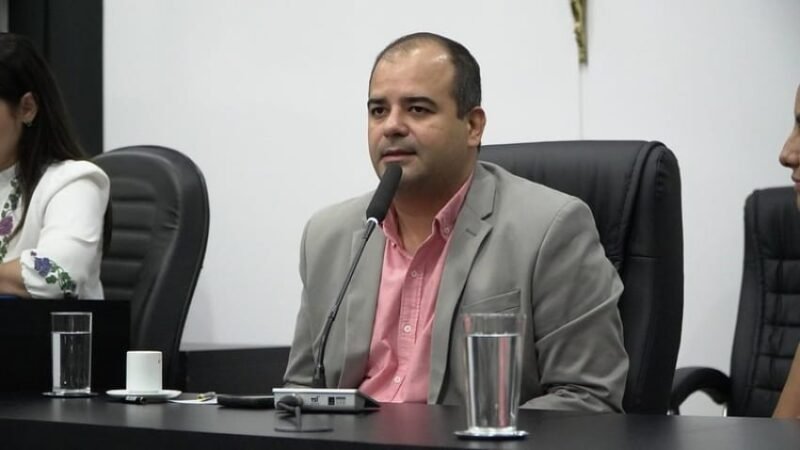 Ilde diz que tem 21 votos para presidente e espera apoio de Abilio em caso de recuo de Dilemário