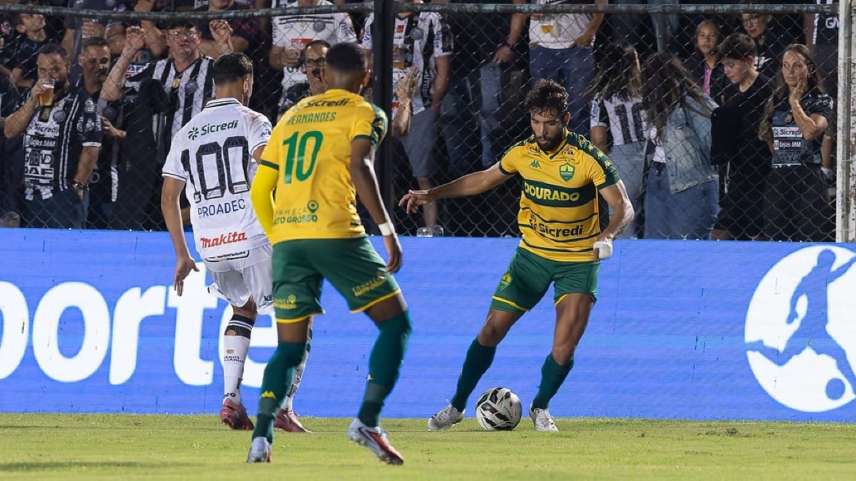Fora de casa, Cuiabá fica no empate sem gols com Operário-PR e chega ao 11º jogo seguido sem vencer