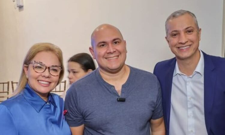 Deputado ‘evita’ eleição e aconselha irmã a cuidar do mandato: “trabalhando demais”