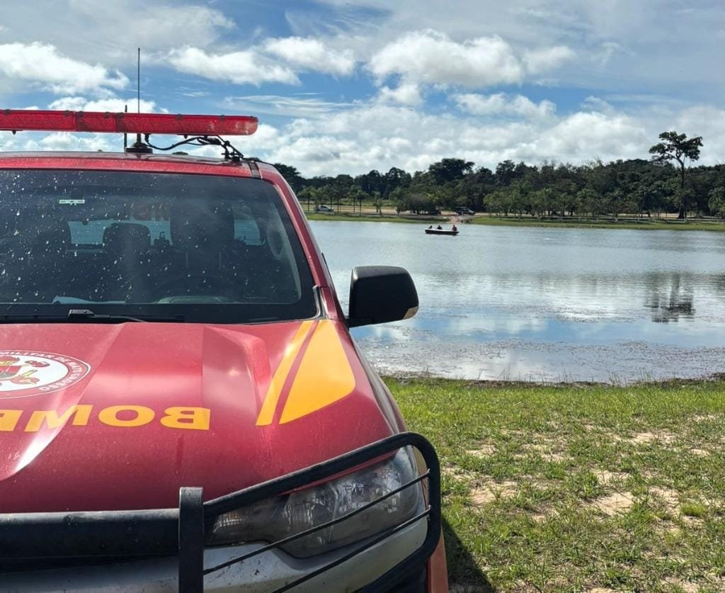 Corpo de menor que se afogou ao tentar atravessar lago é resgatado por bombeiros