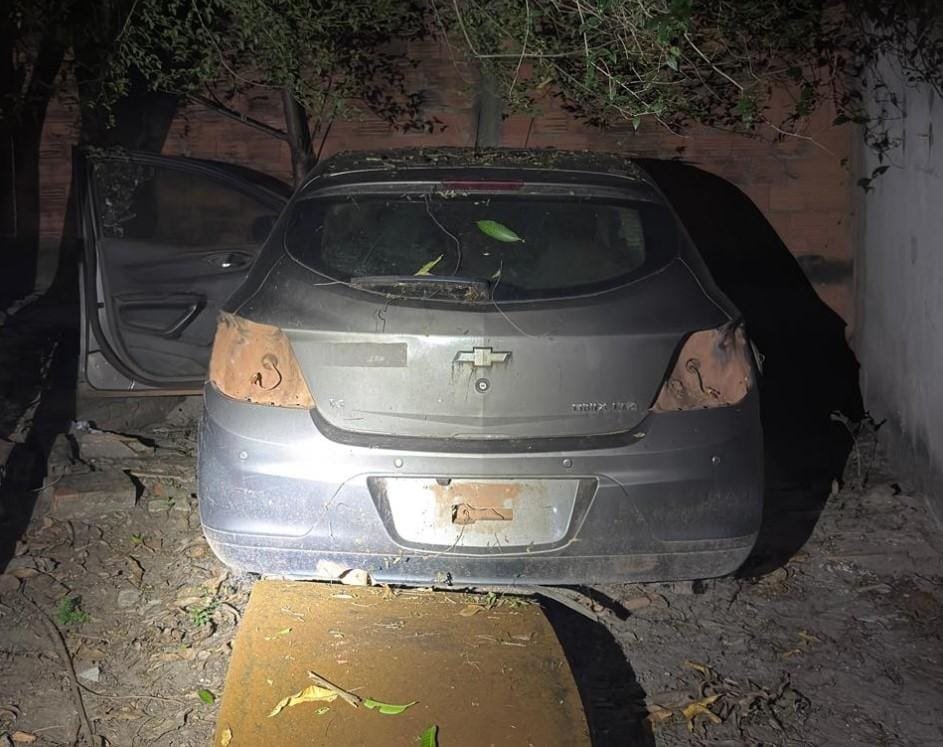 Cinco são presos em carro furtado com drogas e contrabando de ‘Mounjaro’
