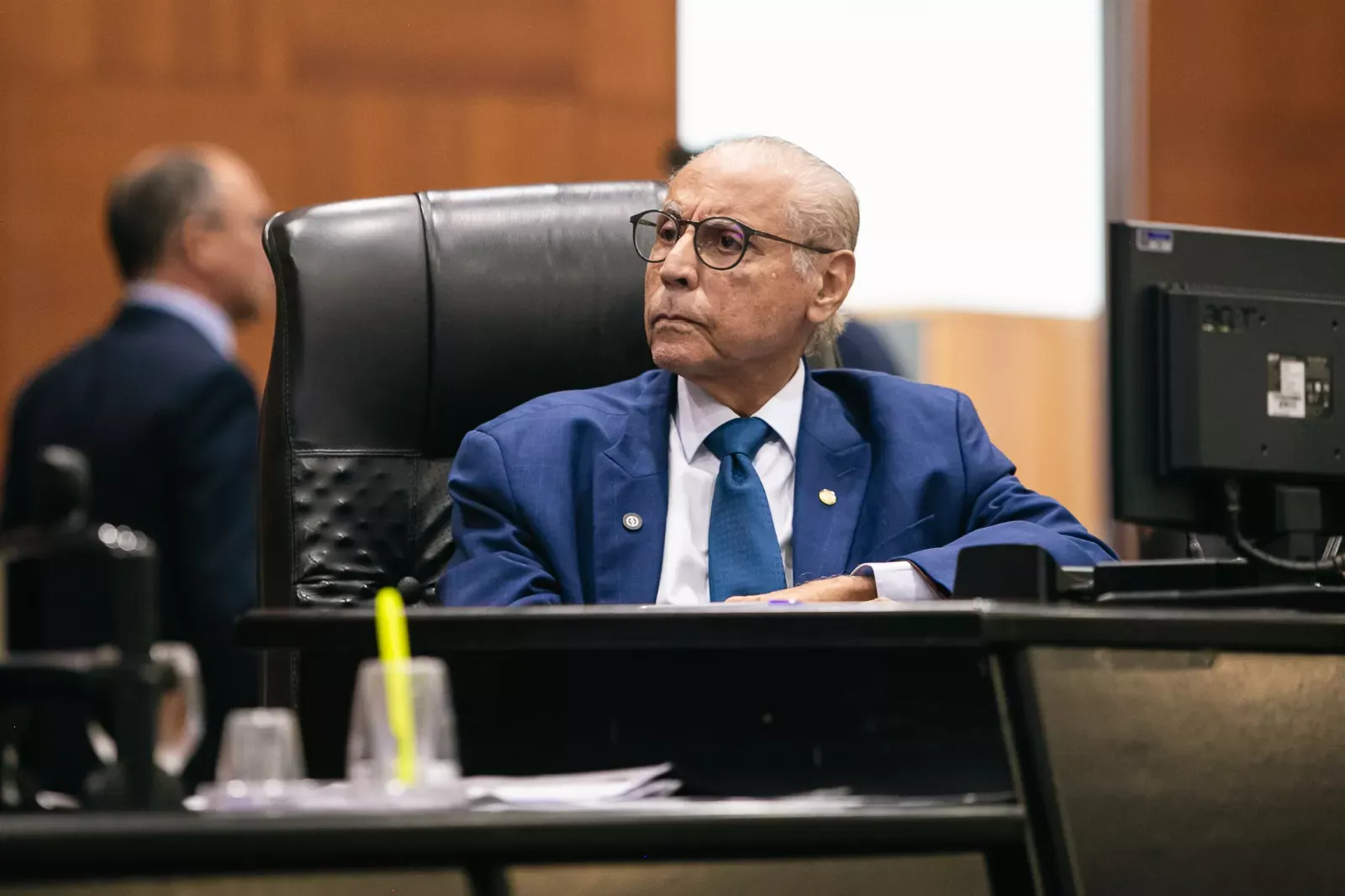 Deputado pede trégua entre prefeita e Câmara e sugere o governador para mediar crise