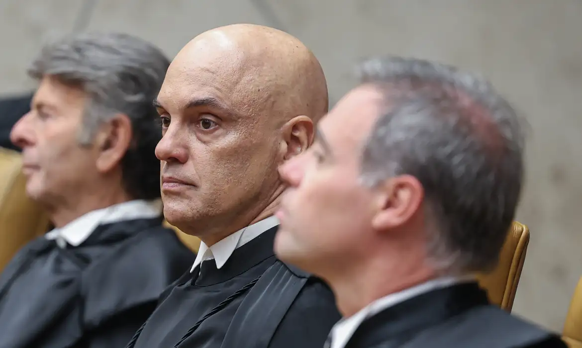 Ministro Alexandre de Moraes suspende aplicação da Lei da Dosimetria até decisão do STF