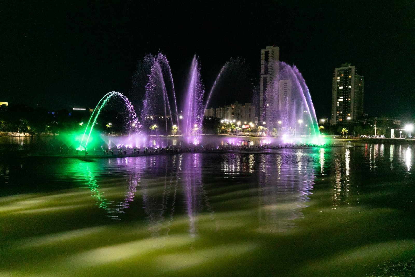 Show das Águas passa a ter apresentações de terça a domingo no Parque das Águas