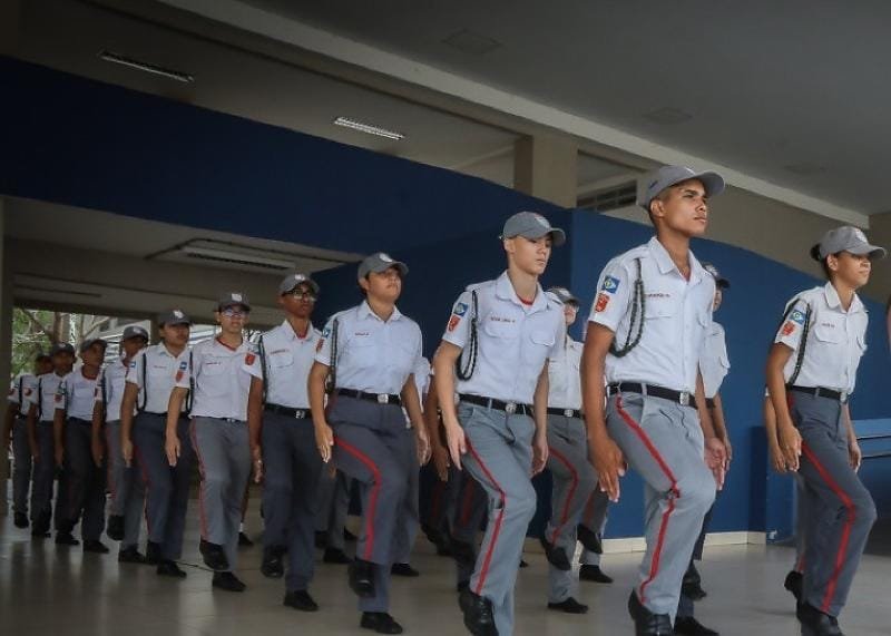 MT abre consulta em 24 escolas para ampliar modelo cívico-militares na rede estadual; lista