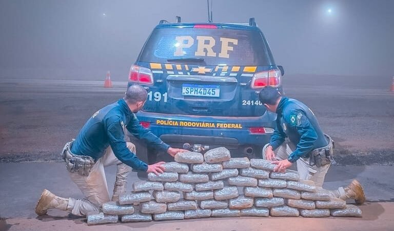 PRF flagra caminhonete com 21 quilos de supermaconha e prende traficantes em MT