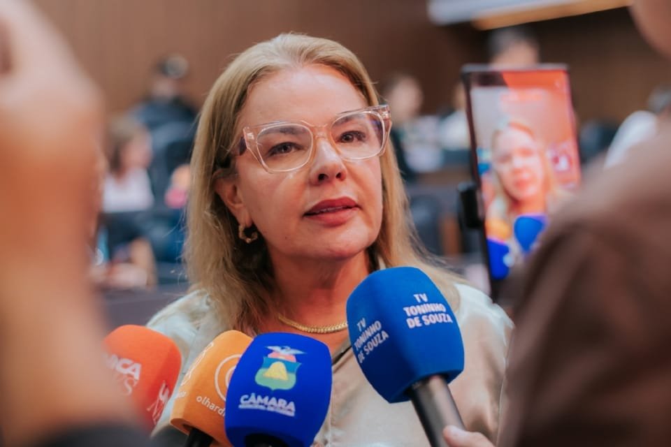 Presidente do PL revela que Paula Calil admite disputar reeleição para o comando da Câmara