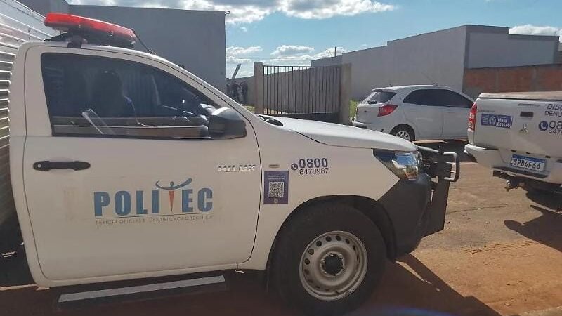Homem morre e outras duas pessoas ficam feridas após tiros em quitinete por dupla em motocicleta