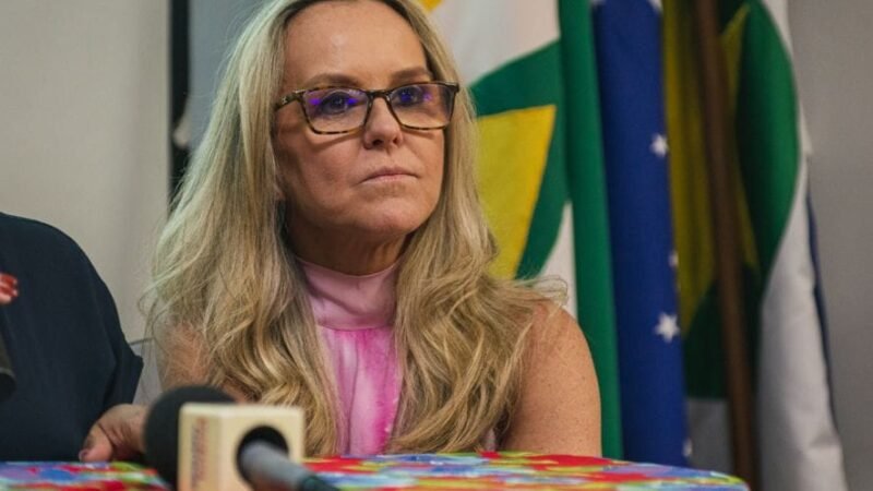 Natasha minimiza desempenho em pesquisas e nega desistência da disputa ao governo
