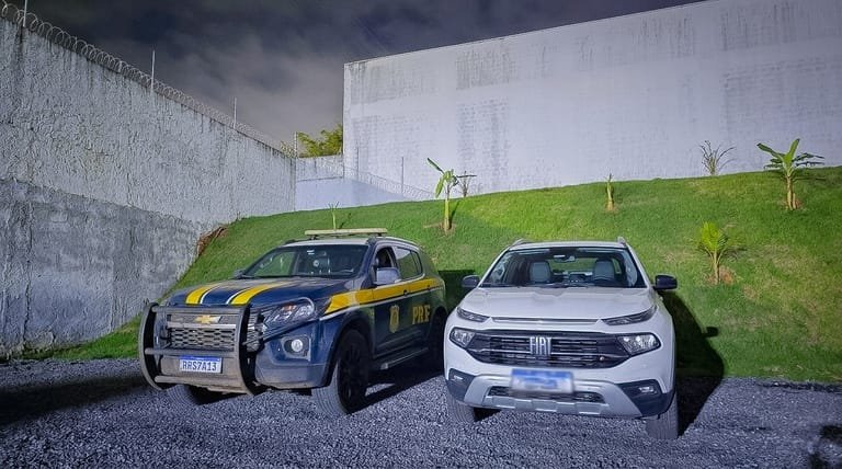 PRF recupera veículo furtado de locadora em rodovia federal em Mato Grosso