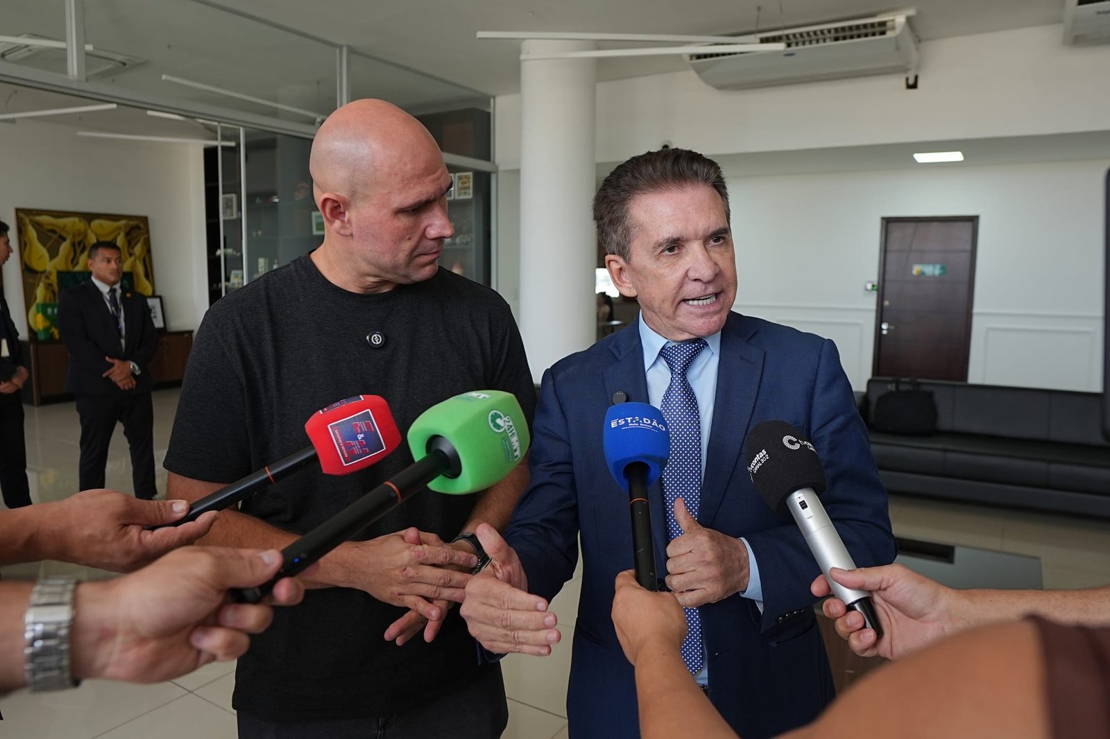 TCE vai investigar compra de livros que pode ter gerado rombo de R$ 80 milhões em Cuiabá