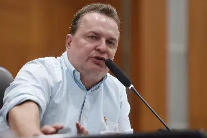 Max pede punição e diz que procurou a polícia para denunciar autores de ataques virtuais