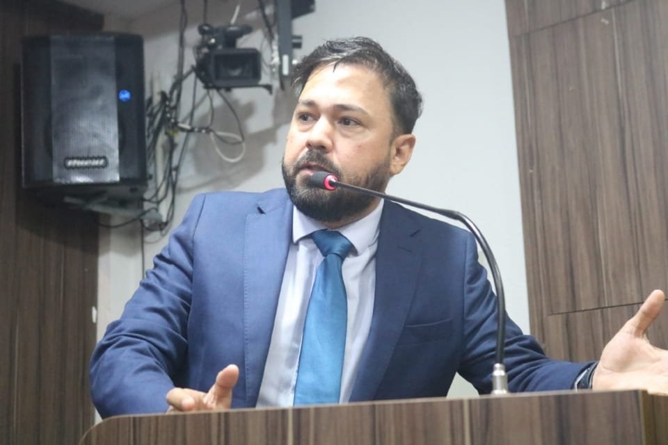 Vereador de VG encontra suposto grampo escondido em gabinete e aciona a Polícia Civil