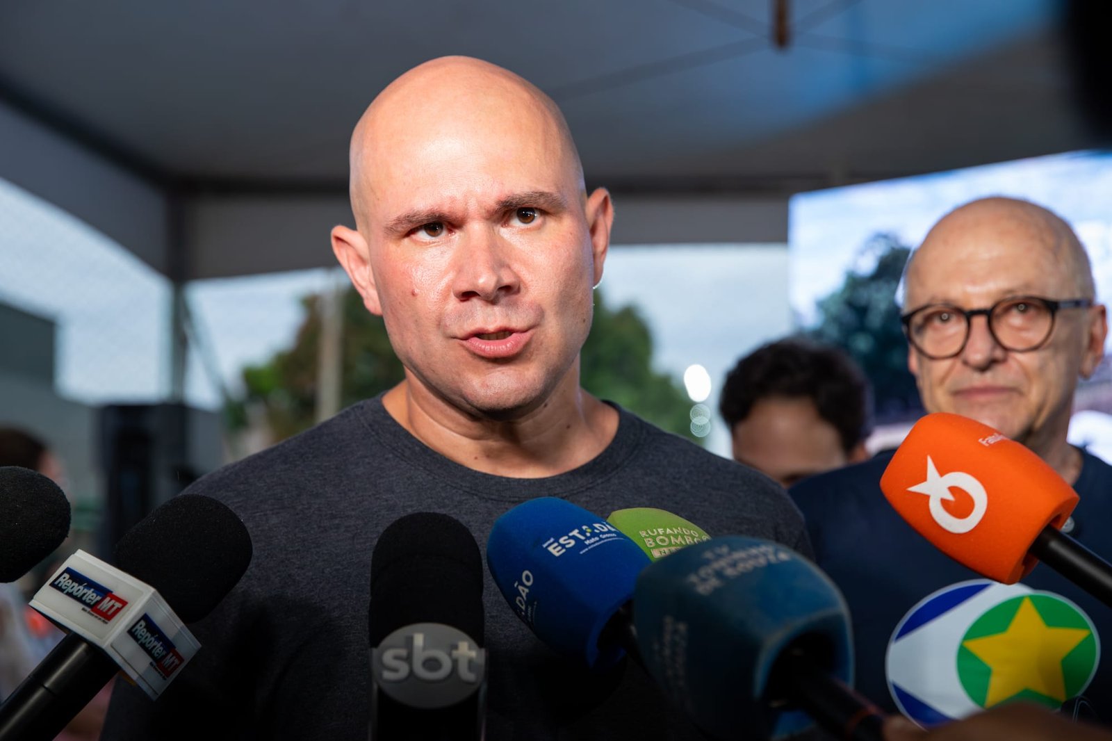 “Plano A é tirar Lula e o plano B é colocar Flávio”, diz Abilio ao defender CPMI do Banco Master
