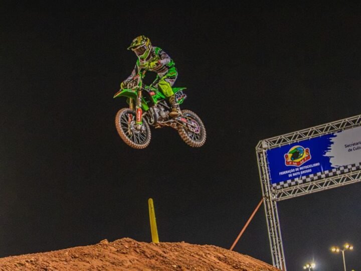 Primeira corrida noturna do MX1GP Brasil lota Parque Novo MT e movimenta economia
