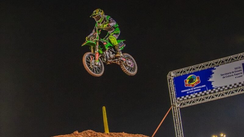 Primeira corrida noturna do MX1GP Brasil lota Parque Novo MT e movimenta economia