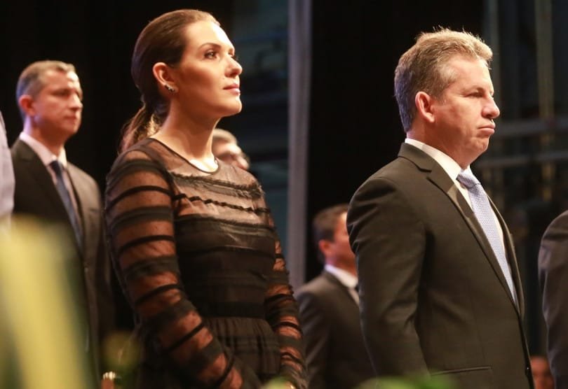 Mauro Mendes lidera com 27,6%; Janaina Riva tem 17%, e José Medeiros entra no jogo com 10%