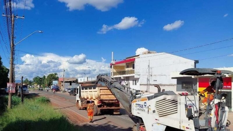 Estado realiza obras para recuperar asfalto da Avenida Jurumirim em Cuiabá