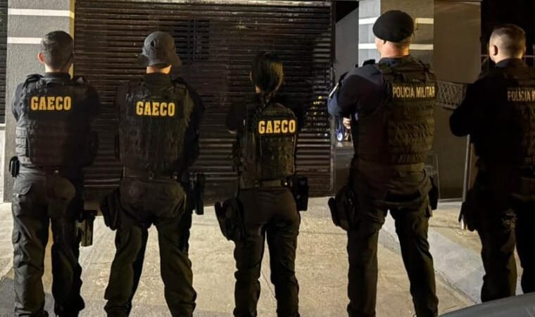 Gaeco cumpre mandado em MT contra esquema de corrupção e fraude em licitações em Santa Catarina