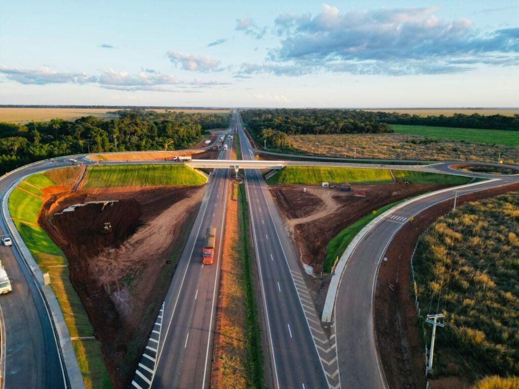 Estado e Nova Rota já entregaram 232 km de duplicação da rodovia BR-163 com acostamento