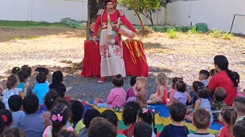 Projeto Um Conto em Cada Canto leva histórias populares a comunidades de Cuiabá