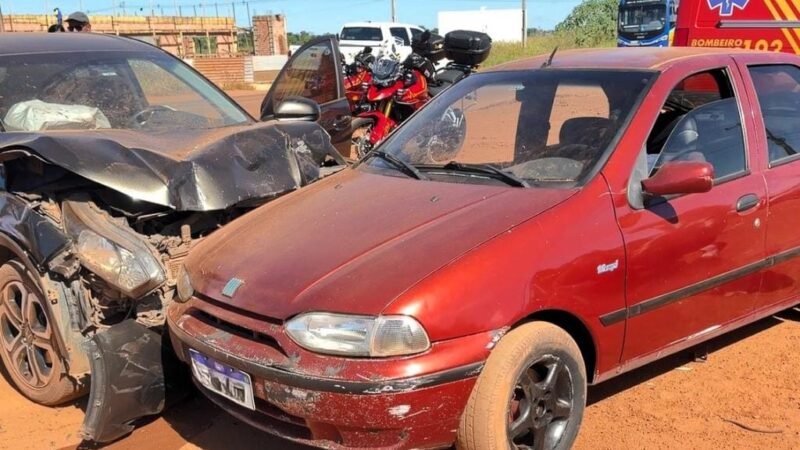 Acidente entre Pálio e HR-V deixa três pessoas feridas na rodovia BR-163