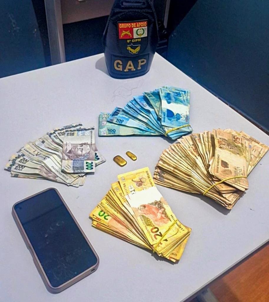 PM apreende barras de ouro e  R$ 34 mil após mulher denunciar namorado por agressão