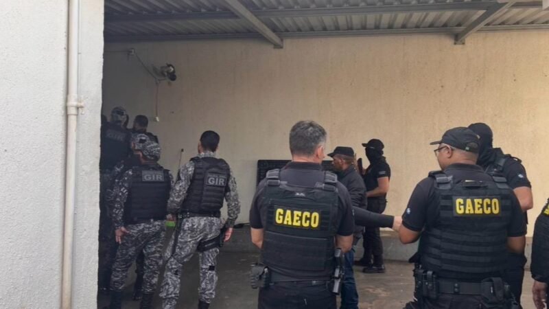 Gaeco faz operação contra célula do PCC que atuava no tráfico de drogas e homicídios em MT