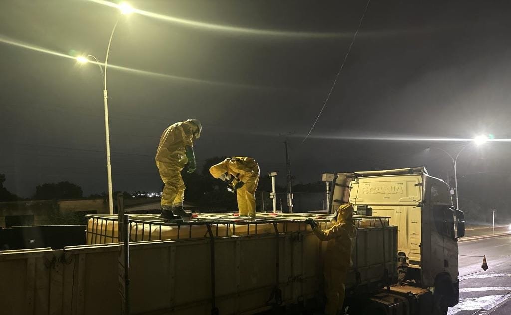 Corpo de Bombeiros atende ocorrência de vazamento de ácido nítrico em Várzea Grande