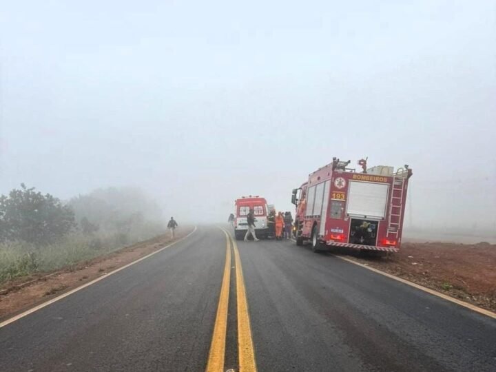 Criança sofre fratura após carro sair da pista e capotar na rodovia BR-070 em MT