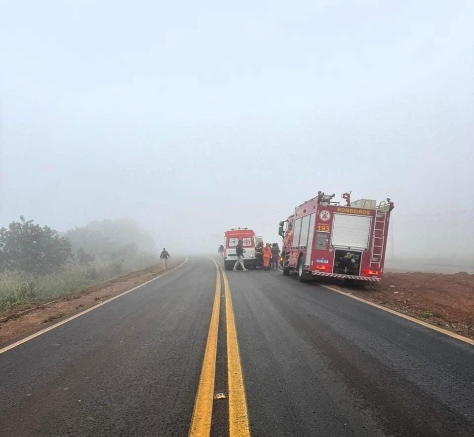 Criança sofre fratura após carro sair da pista e capotar na rodovia BR-070 em MT