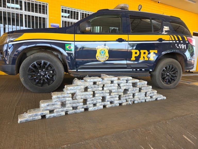PRF flagra 60 tabletes de supermaconha escondidos em carga de madeira em MT